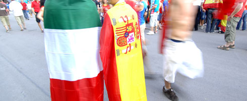 italy-spain-fans490