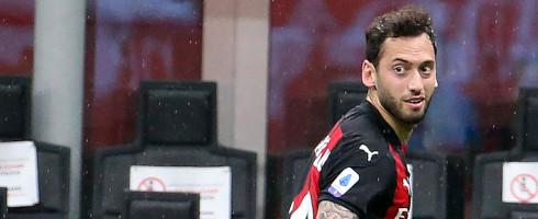 Calhanoglu-2104-pleased-epa