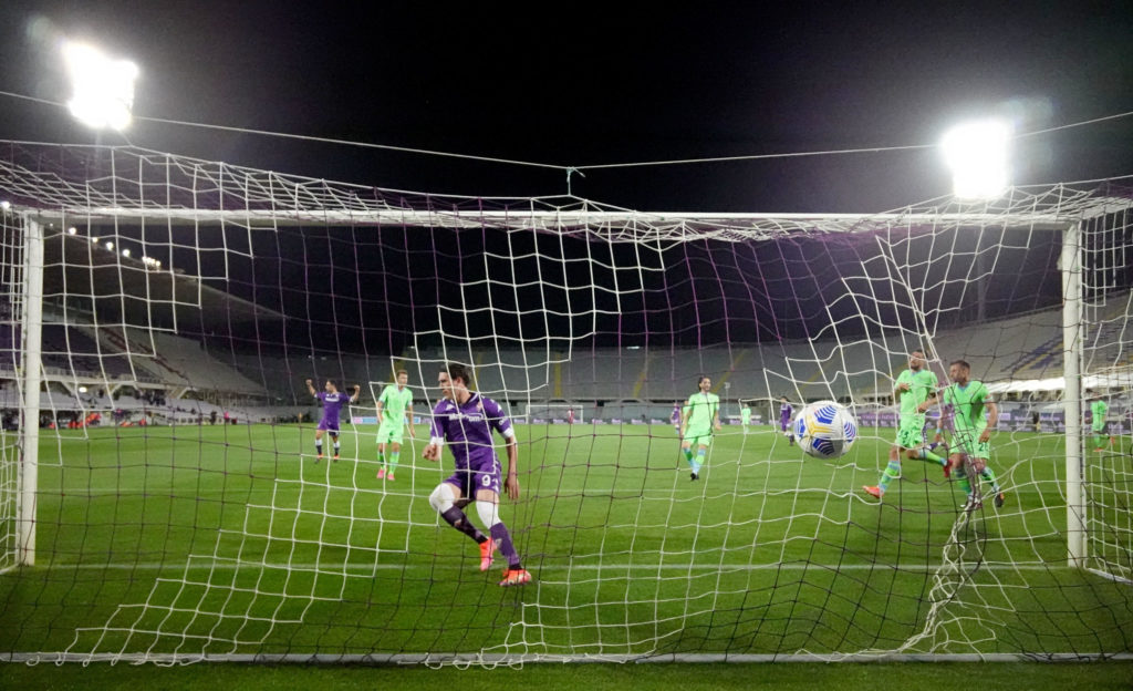 Fiorentina's forward Dusan Vlahovic scores a goal