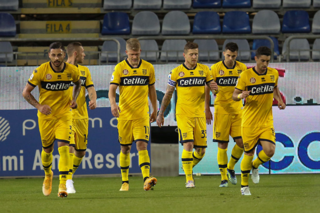 Juraj Kucka and Parma teammates against Cagliari