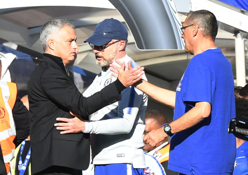 Maurizio Sarri salutes José Mourinho after Chelsea vs. Man Utd in 2018