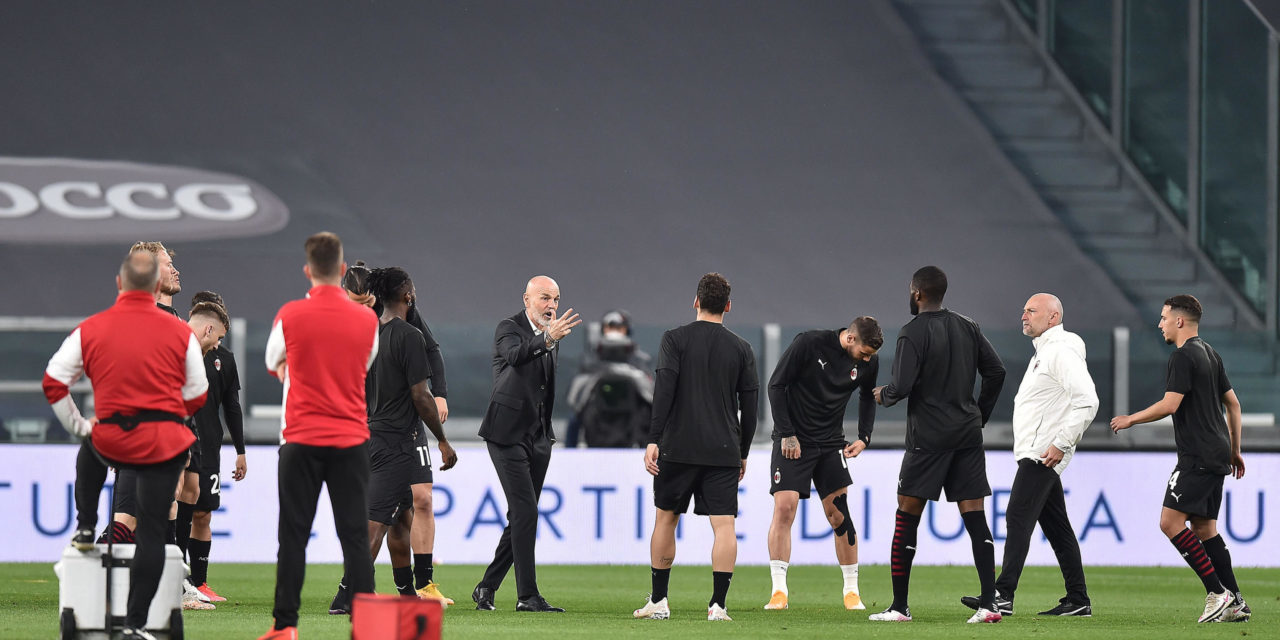 Milan coach Stefano Pioli gestures during the Italian Serie match Juventus FC vs AC Milan at the Allianz Stadium in Turin