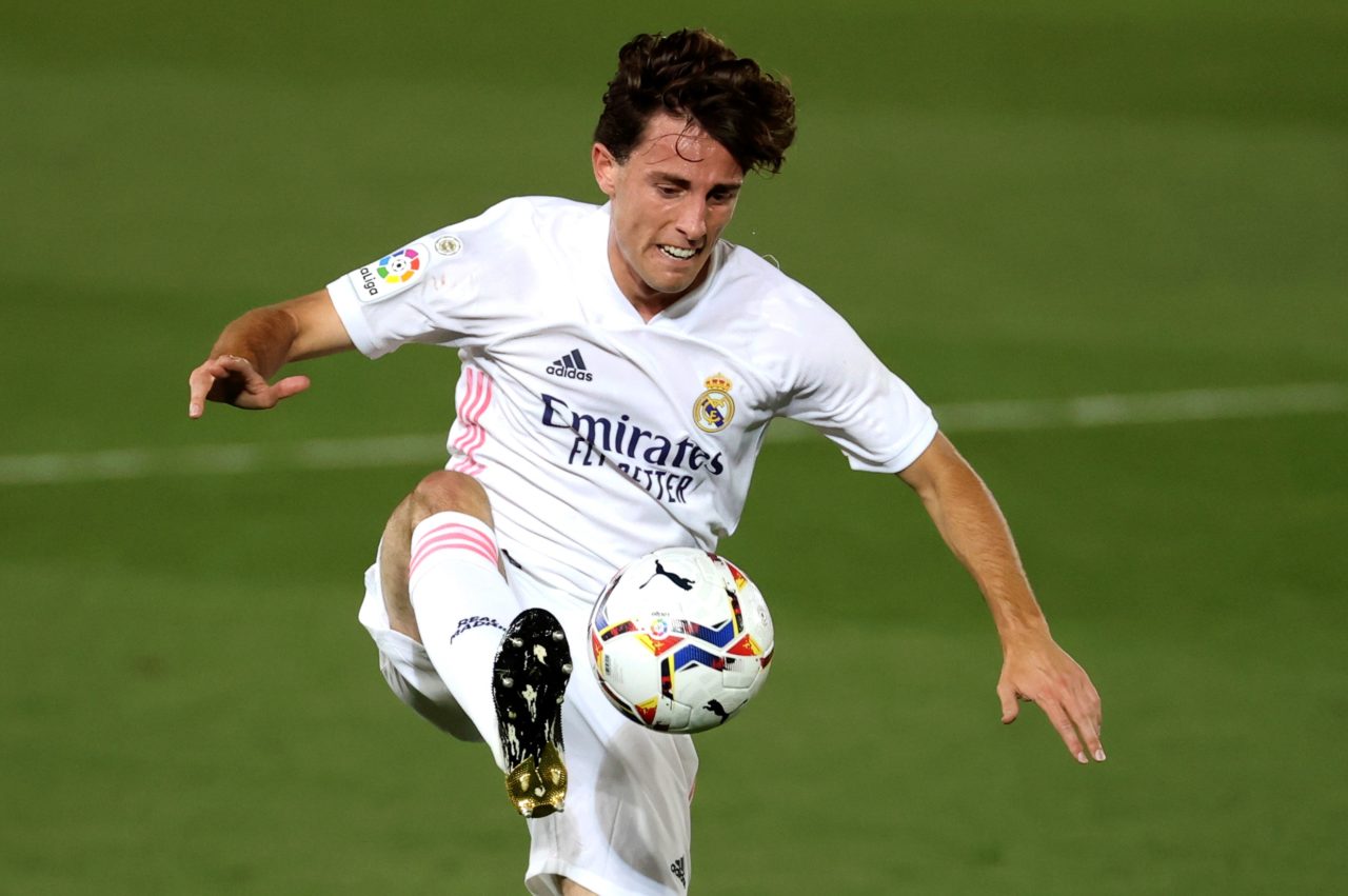 epa08710243 Real Madrid's defender Alvaro Odriozola controls the ball during the Spanish LaLiga Santander match between Real Madrid and Real Valladolid at Alfredo Di Stefano stadium in Madrid, Spain, 30 September 2020. EPA-EFE/JuanJo Martin