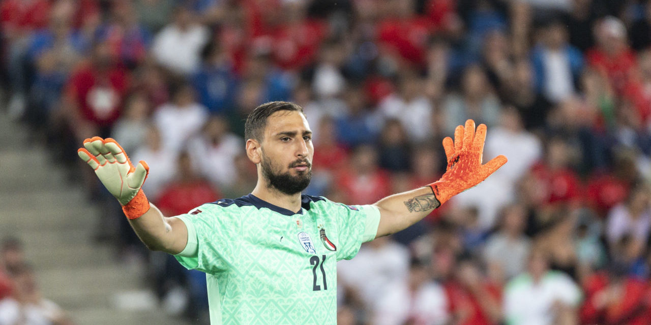 epa09450400 Italy's goalkeeper Gianluigi Donnarumma gestures during the 2022 FIFA World Cup European Qualifying Group C soccer match between Switzerland and Italy in the St. Jakob-Park stadium in Basel, Switzerland, 05 September 2021. EPA-EFE/JEAN-CHRISTOPHE BOTT