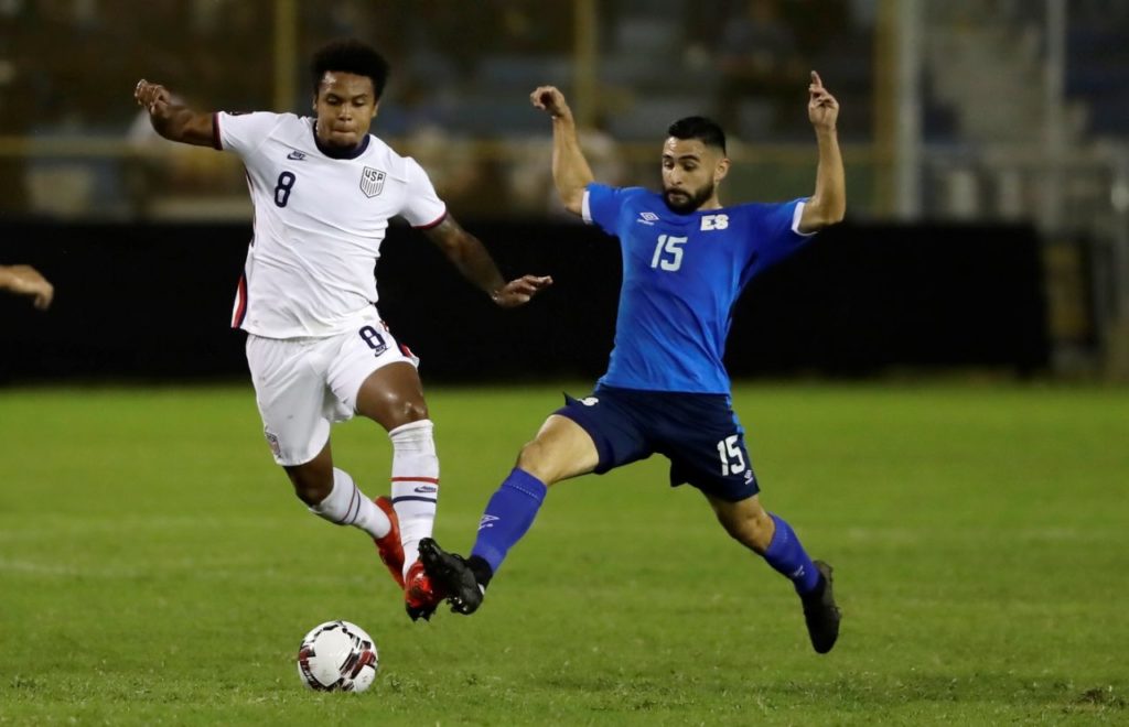 epa09444596 Alexander Roldan of El Salvador in action against Weston McKennie of the United States during a match for the Concacaf qualifiers for the Qatar 2022 World Cup, at the Cuscatlan stadium in San Salvador, El Salvador, 02 September 2021. EPA-EFE/Rodrigo Sura