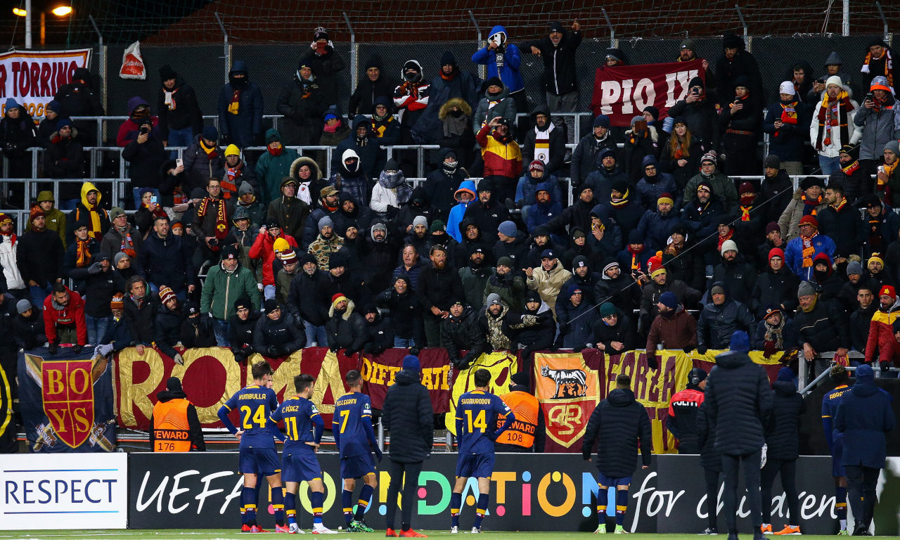 Roma reward 166 fans with tickets for Conference League Final ...