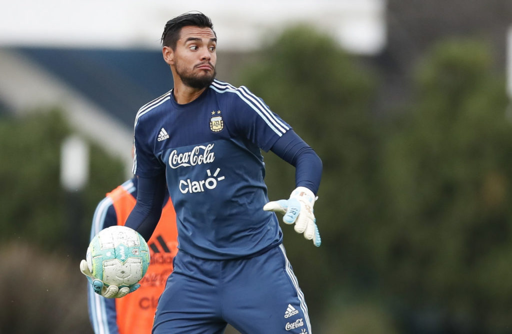 epa06169432 Argentina's goalkeeper Sergio Romero participates in a training session at the Argentinian Soccer Association in Buenos Aires, Argentina, 28 August 2017. Argentina will face Uruguay on 31 August in a Russia World Cup 2018 qualifier match. EPA-EFE/DAVID FERNANDEZ