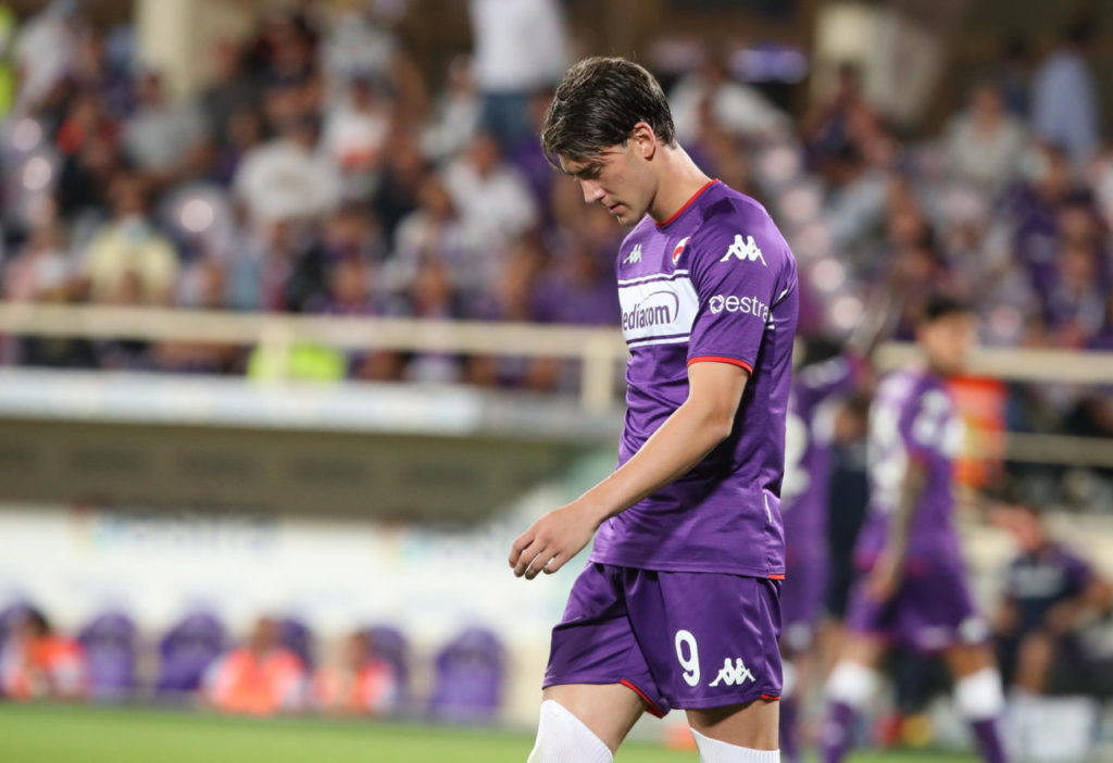 epa09504317 Fiorentina's forward Dusan Vlahovic reacts during the Italian Serie A soccer match between ACF Fiorentina and SSC Napoli at the Artemio Franchi stadium in Florence, Italy, 03 October 2021. EPA-EFE/CLAUDIO GIOVANNINI
