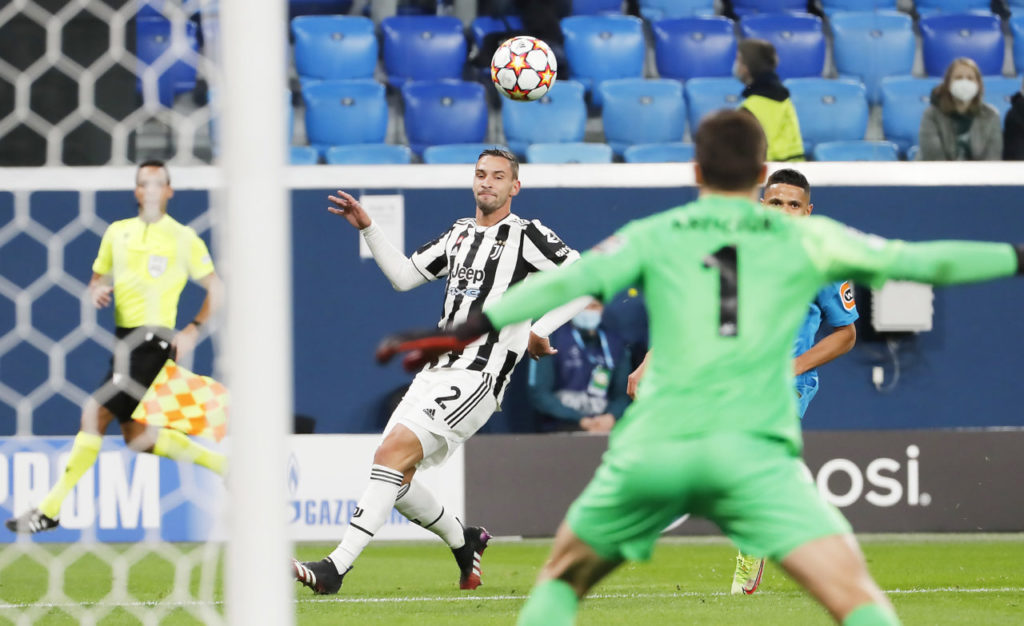 epa09534895 Mattia De Sciglio (back) of Juventus in action during the UEFA Champions League group H soccer match between Zenit St. Petersburg and Juventus FC at the Gazprom arena in St. Petersburg, Russia, 20 October 2021. EPA-EFE/ANATOLY MALTSEV