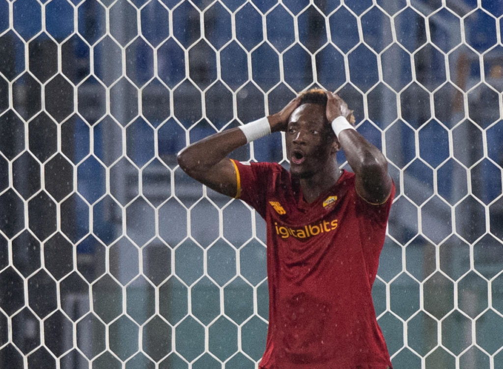 epa09603815 Roma's Tammy Abraham reacts during the UEFA Europa Conference League soccer match between AS Roma and Zorya Luhansk in Rome, Italy, 25 November 2021. EPA-EFE/MAURIZIO BRAMBATTI