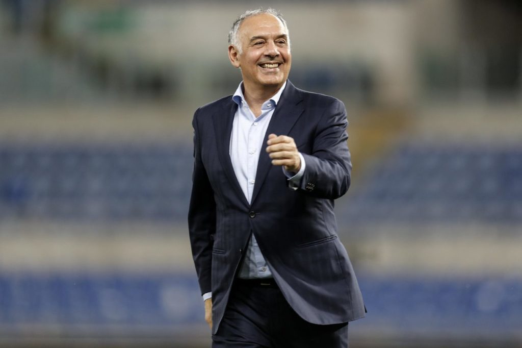 epa06699635 AS Roma's president James Pallotta reacts after the Serie A soccer match between AS Roma and Chievo Verona at the Olimpico stadium in Rome, Italy, 28 April 2018. EPA-EFE/RICCARDO ANTIMIANI