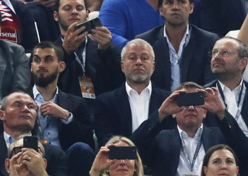 epa07611065 Chelsea owner Roman Abramovich (C) pictured before the UEFA Europa League final between Chelsea FC and Arsenal FC at the Olympic Stadium in Baku, Azerbaijan, 29 May 2019. EPA-EFE/MAXIM SHIPENKOV