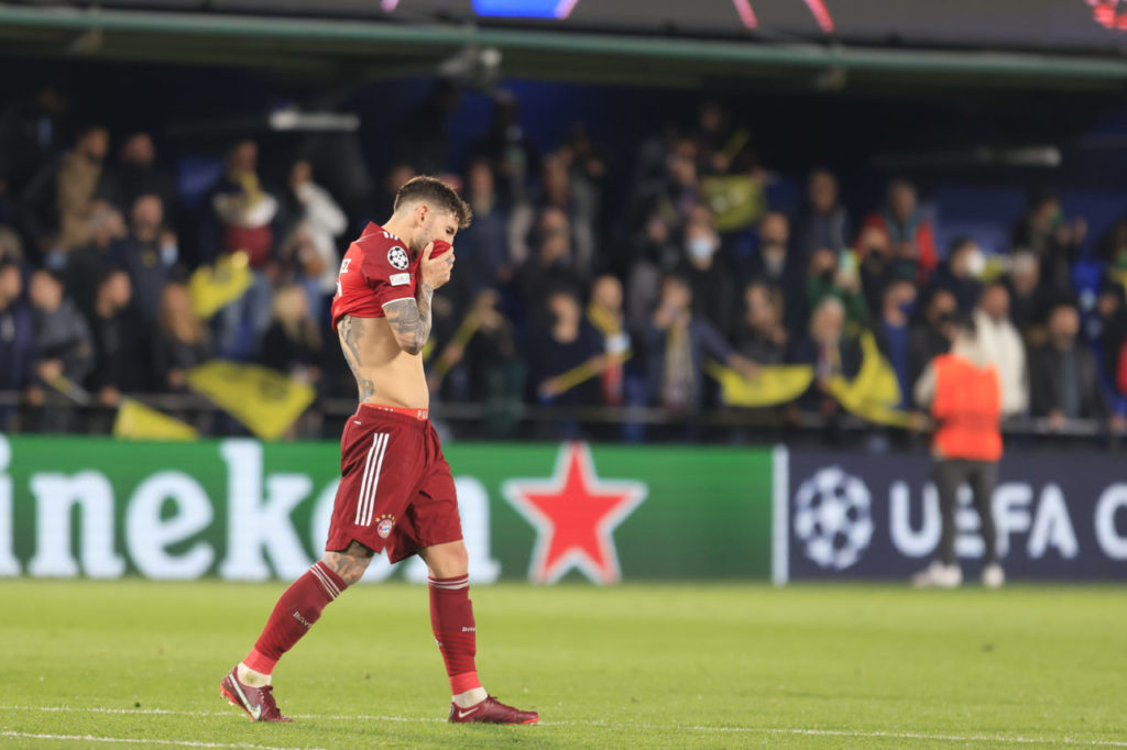 epa09874556 Bayern Munich's Lucas Hernandez reacts at the end of the UEFA Champions League quarter final, first leg soccer match between Villarreal CF and Bayern Munich in Villarreal, eastern Spain, 06 April 2022. EPA-EFE/DOMENECH CASTELLO