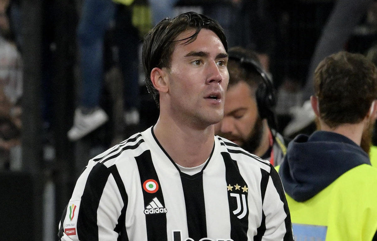 Juventus 2021/22 Away Shirt - Vlahovic #7 (Serie A Full Set