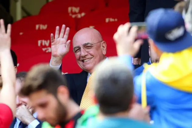 epa05923523 Former Milan CEO Adriano Galliani greets fans during the Italian Serie A soccer match between AC Milan and Empoli FC at Giuseppe Meazza stadium in Milan, Italy, 23 April 2017. EPA/MATTEO BAZZI