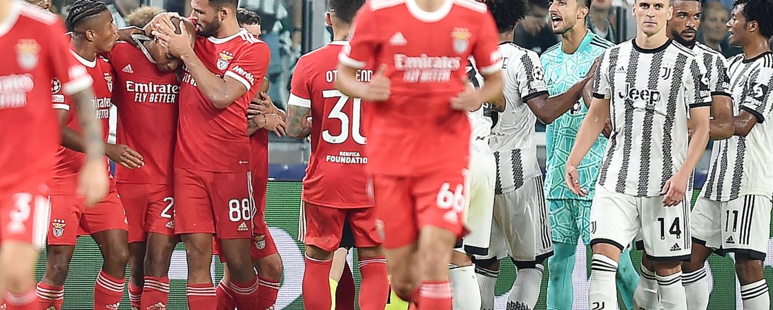 epa10184686 Benfica?s players celebrate after scoring the 1-1 penalty goal in the UEFA Champions League group stage match between Juventus FC and SL Benfica at Allianz Stadium in Turin, Italy, 14 September 2022. EPA-EFE/Alessandro Di Marco