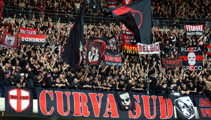 AC Milan - PSG : Dans un San Siro survolté, Paris se prend les pieds dans  le tapis
