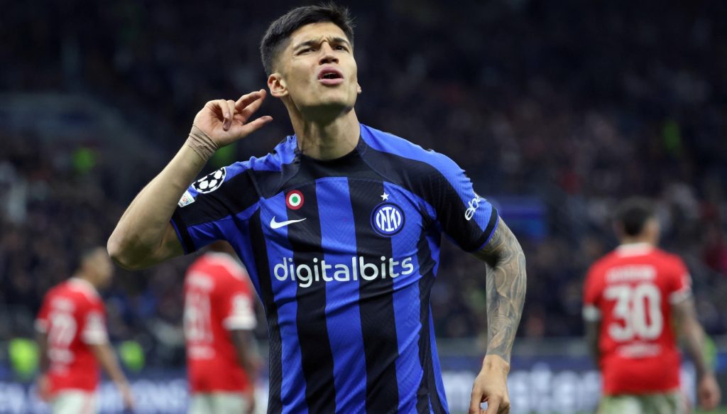 epa10580929 Inter Milan's Joaquin Correa celebrates scoring the 3-1 goal during the UEFA Champions League quarter-final second leg match between FC Inter Milan and SL Benfica, in Milan, Italy, 19 April 2023. EPA-EFE/MATTEO BAZZI