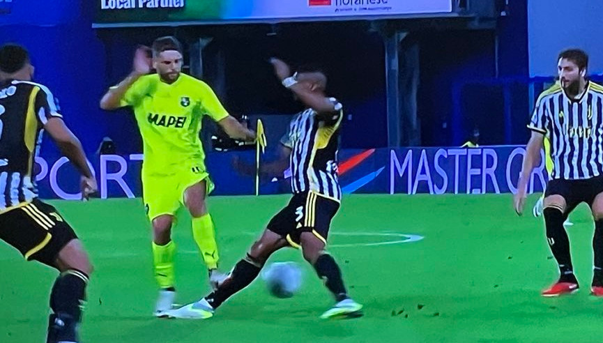 Marelli explains why VAR could not give Berardi red card against Juventus -  Football Italia