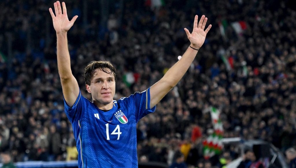 epa10981442 Italy's Federico Chiesa celebrates after scoring the 2-0 goal during the UEFA EURO 2024 group C qualifying soccer match between Italy and North Macedonia in Rome, Italy, 17 November 2023. EPA-EFE/ETTORE FERRARI