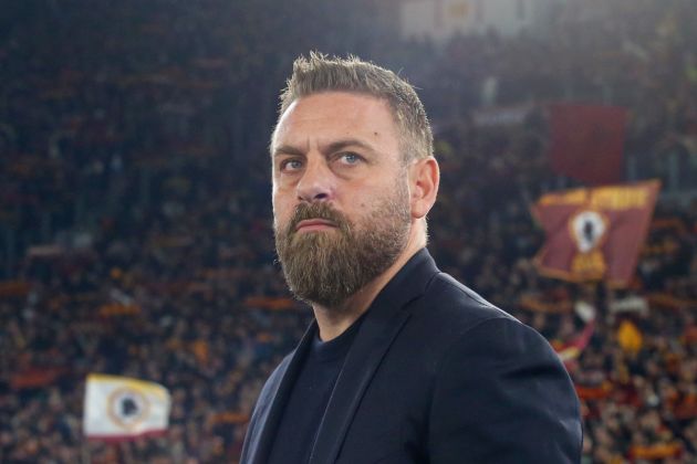 ROME, ITALY - FEBRUARY 22: Daniele De Rossi, Head Coach of AS Roma, looks on during the UEFA Europa League 2023/24 knockout round play-offs second leg match between AS Roma and Feyenoord at Stadio Olimpico on February 22, 2024 in Rome, Italy. (Photo by Paolo Bruno/Getty Images)