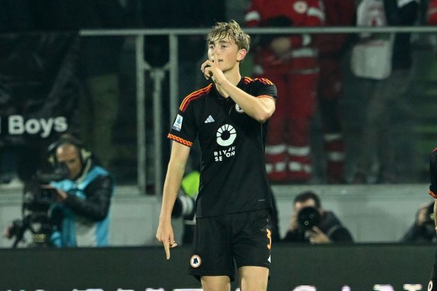 FROSINONE, ITALY - FEBRUARY 18: Newcastle target Dean Huijsen of AS Roma celebrates after scoring opening goal during the Serie A TIM match between Frosinone Calcio and AS Roma - Serie A TIM at Stadio Benito Stirpe on February 18, 2024 in Frosinone, Italy. (Photo by Giuseppe Bellini/Getty Images)