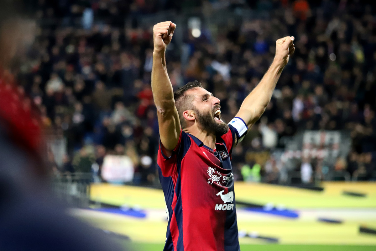 Cagliari confirm fracture for Pavoletti