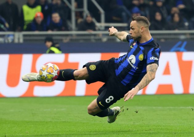 epa11168776 Inter Milan’s Marko Arnautovic in action during the UEFA Champions League round of 16 first leg match Inter Milan vs Atletico Madrid at Giuseppe Meazza stadium in Milan, Italy, 20 February 2024. EPA-EFE/MATTEO BAZZI