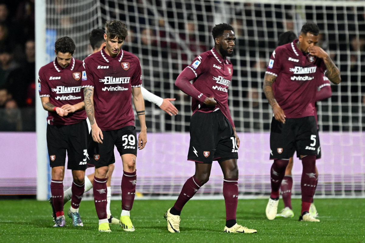 Salernitana 'feel let down by the players'
