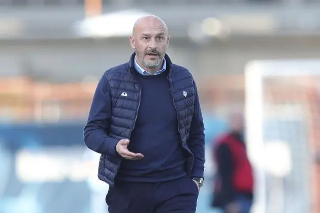 EMPOLI, ITALY - FEBRUARY 18: Head coach Vincenzo Italiano manager of ACF Fiorentina gestures during the Serie A TIM match between Empoli FC and ACF Fiorentina - Serie A TIM at Stadio Carlo Castellani on February 18, 2024 in Empoli, Italy. (Photo by Gabriele Maltinti/Getty Images)
