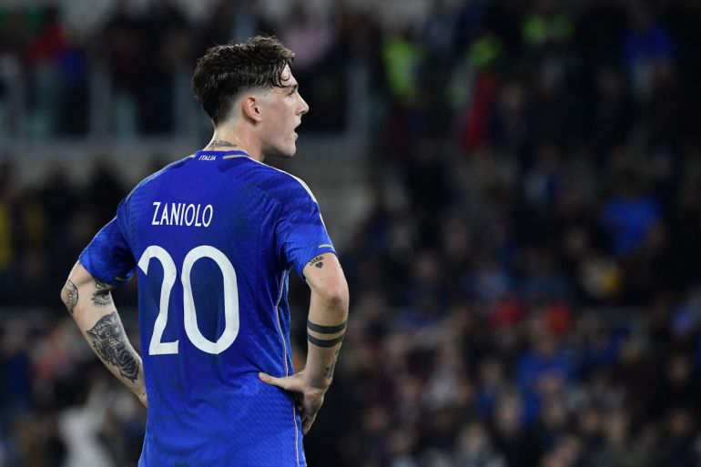 Nicolo Zaniolo en acción con la camiseta de la selección italiana