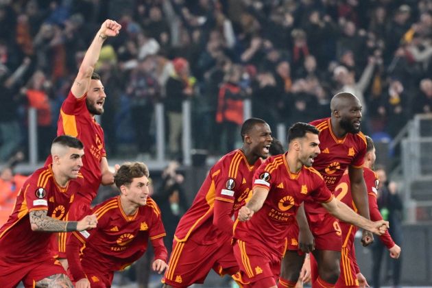 TOPSHOT -Brighton opponents Roma players celebrate after winning the penalty shootout at te end of the UEFA Europa League round of 16 play-off football match between AS Roma and Feyenoord at the Olympic stadium in Rome on February 22, 2024. (Photo by Alberto PIZZOLI / AFP) (Photo by ALBERTO PIZZOLI/AFP via Getty Images)