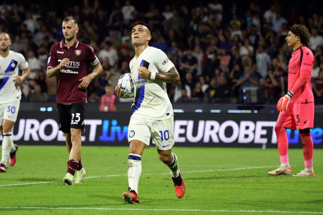 SALERNO, ITALY - SEPTEMBER 30: Lautaro Martinez of FC Internazionale celebrates after scoring the 0-3 goal during the Serie A TIM match between US Salernitana and FC Internazionale at Stadio Arechi on September 30, 2023 in Salerno, Italy. (Photo by Francesco Pecoraro/Getty Images)