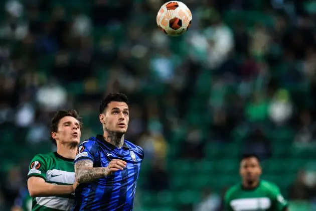 Sporting's Portuguese defender #72 Eduardo Quaresma (L) challenges Atalanta's Italian forward #90 Gianluca Scamacca during the UEFA Europa League last 16 first leg football match between Sporting CP and Atalanta at the Jose Alvalade stadium in Lisbon on March 6, 2024. (Photo by PATRICIA DE MELO MOREIRA / AFP) (Photo by PATRICIA DE MELO MOREIRA/AFP via Getty Images)