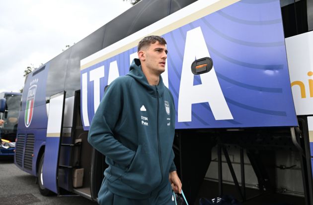 ROME, ITALY - MARCH 18: Lorenzo Lucca of Italy arrives before a Italy training session at Centro Sportivo Giulio Onesti on March 18, 2024 in Rome, Italy. (Photo by Claudio Villa/Getty Images)