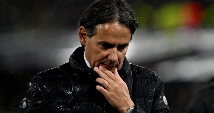 Inter Milan's Italian coach Simone Inzaghi reacts during the Italian Serie A football match between Bologna and Inter Milan at the Renato-Dall'Ara stadium in Bologna on March 9, 2024. (Photo by Gabriel BOUYS / AFP) (Photo by GABRIEL BOUYS/AFP via Getty Images)