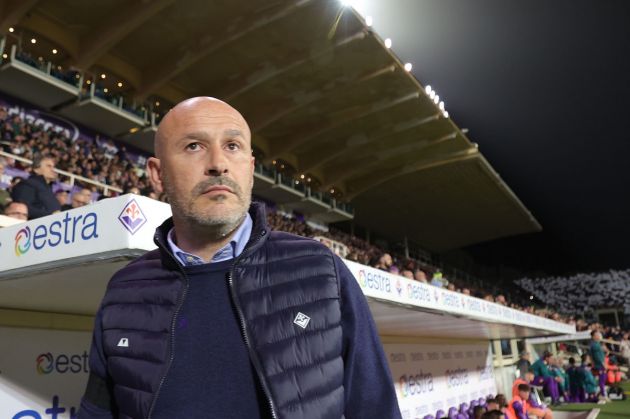 FLORENCE, ITALY - MARCH 30: Head coach Vincenzo Italiano manager of ACF Fiorentina looks on during the Serie A TIM match between ACF Fiorentina and AC Milan - Serie A TIM at Stadio Artemio Franchi on March 30, 2024 in Florence, Italy.(Photo by Gabriele Maltinti/Getty Images)