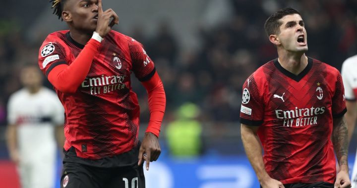 MILAN, ITALY - NOVEMBER 07: Rafael Leao of AC Milan celebrates with teammate Christian Pulisic after scoring the team's first goal during the UEFA Champions League match between AC Milan and Paris Saint-Germain at Stadio Giuseppe Meazza on November 07, 2023 in Milan, Italy. (Photo by Marco Luzzani/Getty Images)