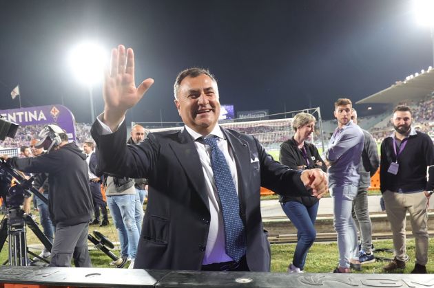 FLORENCE, ITALY - MAY 21: Joe Barone of ACF Fiorentina celebrates the victory after during the Serie A match between ACF Fiorentina and Juventus at Stadio Artemio Franchi on May 21, 2022 in Florence, Italy. (Photo by Gabriele Maltinti/Getty Images)