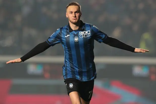 BERGAMO, ITALY - FEBRUARY 17: Teun Koopmeiners of Atalanta BC celebrates after scoring the team's second goal during the Serie A TIM match between Atalanta BC and US Sassuolo at Gewiss Stadium on February 17, 2024 in Bergamo, Italy. (Photo by Emilio Andreoli/Getty Images)
