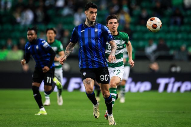 Sporting defender #72 Eduardo Quaresma challenges Atalanta forward #90 Gianluca Scamacca during the UEFA Europa League last 16 first leg football match between Sporting CP and Atalanta at the Jose Alvalade stadium in Lisbon on March 6, 2024. (Photo by PATRICIA DE MELO MOREIRA / AFP)