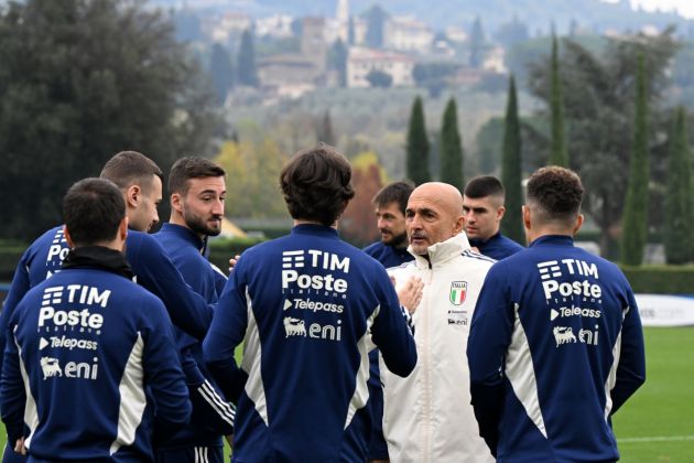 FLORENCE, ITALY - NOVEMBER 19: Head coach Italy Luciano Spalletti reacts during a Italy training session at Centro Tecnico Federale di Coverciano on November 19, 2023 in Florence, Italy. (Photo by Claudio Villa/Getty Images)