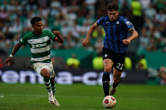LISBON, PORTUGAL - OCTOBER 5: Matteo Ruggeri of Atalanta BC with Marcus Edwards of Sporting CP in action during the Group D - UEFA Europa League 2023/24 match between Sporting CP and Atalanta BC at Estadio Jose Alvalade on October 5, 2023 in Lisbon, Portugal. (Photo by Gualter Fatia/Getty Images)