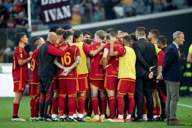 Players and officials argur after the injury of Roma’s Evan N'Dicka during the Italian Serie A soccer match Udinese Calcio vs AS Roma at the Friuli - Dacia Arena stadium in Udine, Italy, 14 April 2024. The Serie A match Udinese vs Roma is suspended after Roma’s Evan N'Dicka collapsed on the pitch. EPA-EFE/GABRIELE MENIS