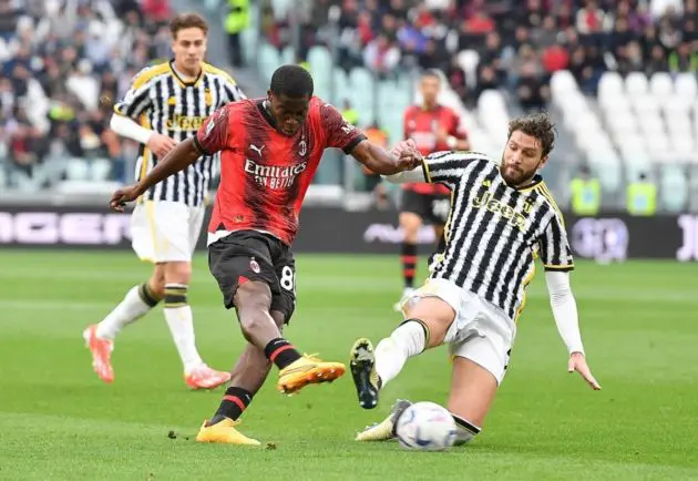 uventus Manuel Locatelli and Milan's Yunus Musah in action during the Italian Serie A soccer match Juventus FC vs AC Milan at the Allianz Stadium in Turin, Italy, 27 April 2024. EPA-EFE/Alessandro Di Marco