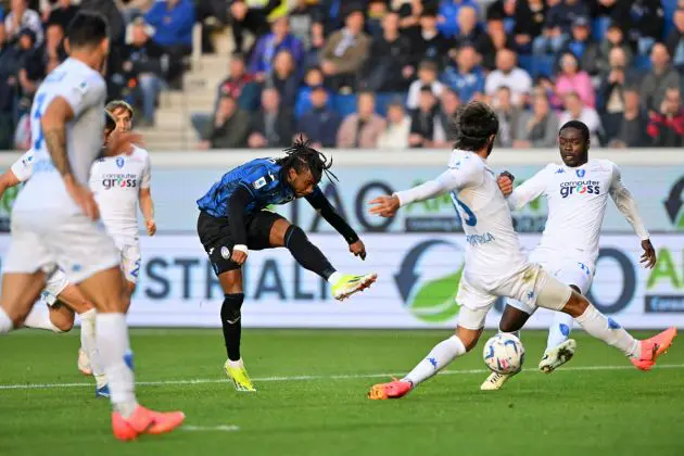 BERGAMO, ITALY - APRIL 28: Ademola Lookman of Atalanta BC shoots during the Serie A TIM match between Atalanta BC and Empoli FC at Gewiss Stadium on April 28, 2024 in Bergamo, Italy. (Photo by Chris Ricco/Getty Images)