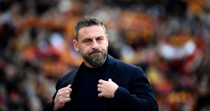 Roma coach Daniele De Rossi looks on prior to the Italian Serie A football match between AS Roma and Bologna at the Olympic Stadium in Rome on April 22, 2024. (Photo by Filippo MONTEFORTE / AFP) (Photo by FILIPPO MONTEFORTE/AFP via Getty Images)