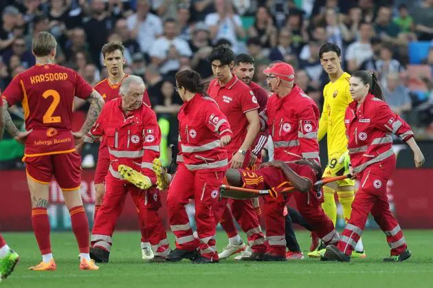 UDINE, ITALY - APRIL 14: Evan Ndicka of AS Roma injured during the Serie A TIM match between Udinese Calcio and AS Roma at Dacia Arena on April 14, 2024 in Udine, Italy.(Photo by Gabriele Maltinti/Getty Images)