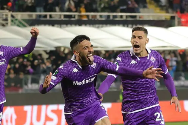 Nico Gonzalez FLORENCE, ITALY - APRIL 18: Nicolás Iván González of ACF Fiorentina celebrates after scoring a goal during the UEFA Europa Conference League 2023/24 Quarter-final second leg match between ACF Fiorentina and Viktoria PlzeÅ at on April 18, 2024 in Florence, Italy.(Photo by Gabriele Maltinti/Getty Images. (Juventus done deal)