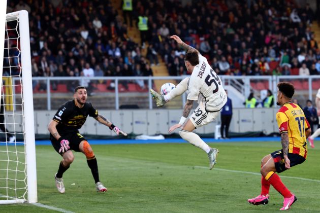 LECCE, ITALY - APRIL 01: Nicola Zalewski of Roma in action during the Serie A TIM match between US Lecce and AS Roma - Serie A TIM at Stadio Via del Mare on April 01, 2024 in Lecce, Italy. (Photo by Maurizio Lagana/Getty Images)